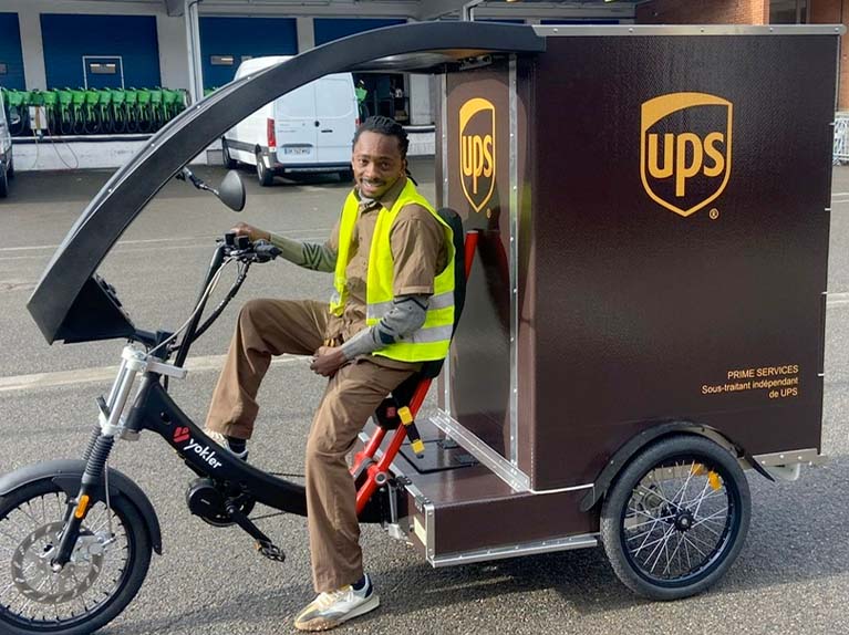 Covering UPS triporteur professionnel cargobike Yokler