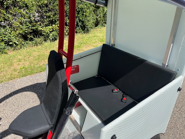 Yokler T velotaxi pedicab cargobike